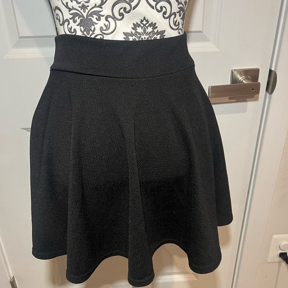 Black Mini Skater Skirt - Picture 2 of 3